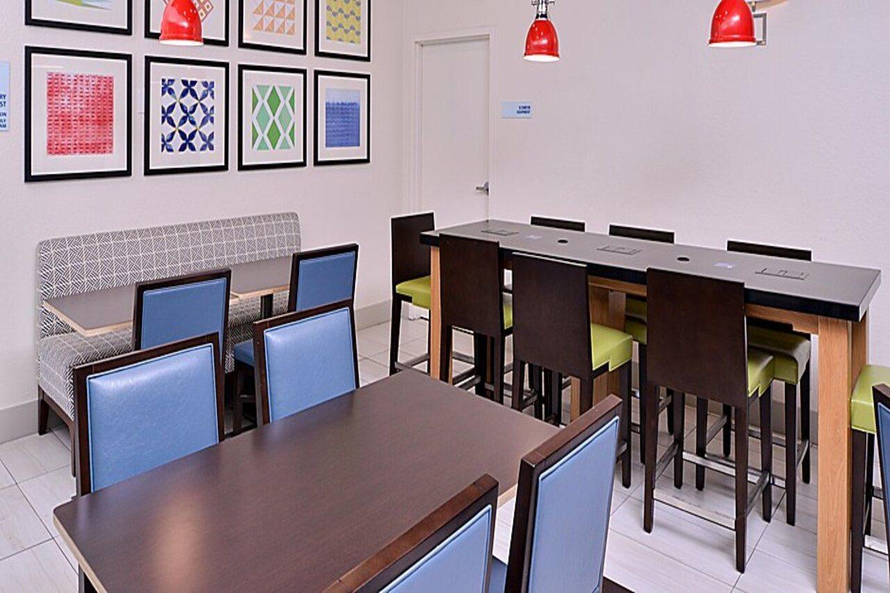 Holiday Inn Express Hotel & Suites Arcata/Eureka-Airport Area By Ihg McKinleyville Eksteriør bilde