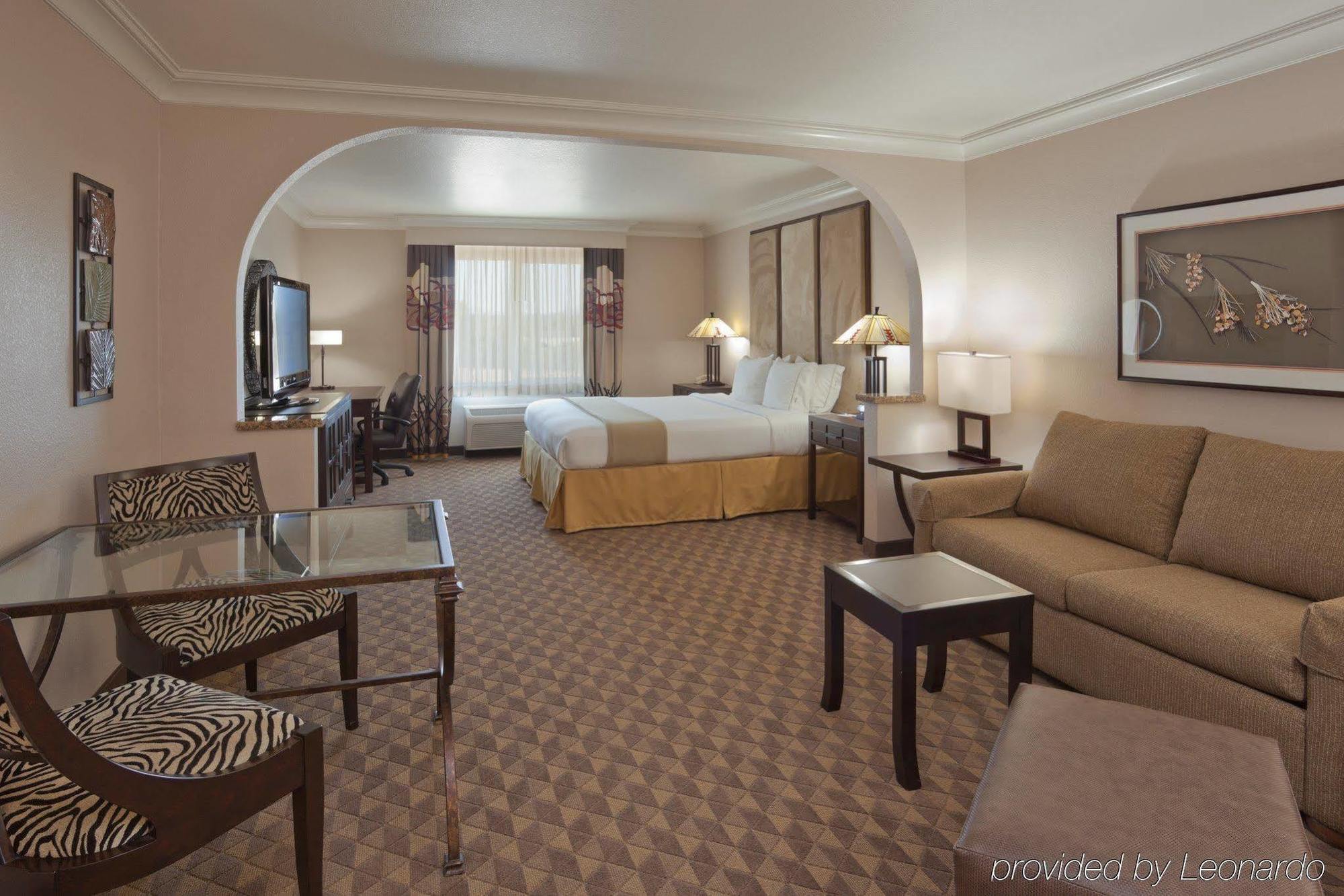 Holiday Inn Express Hotel & Suites Arcata/Eureka-Airport Area By Ihg McKinleyville Rom bilde