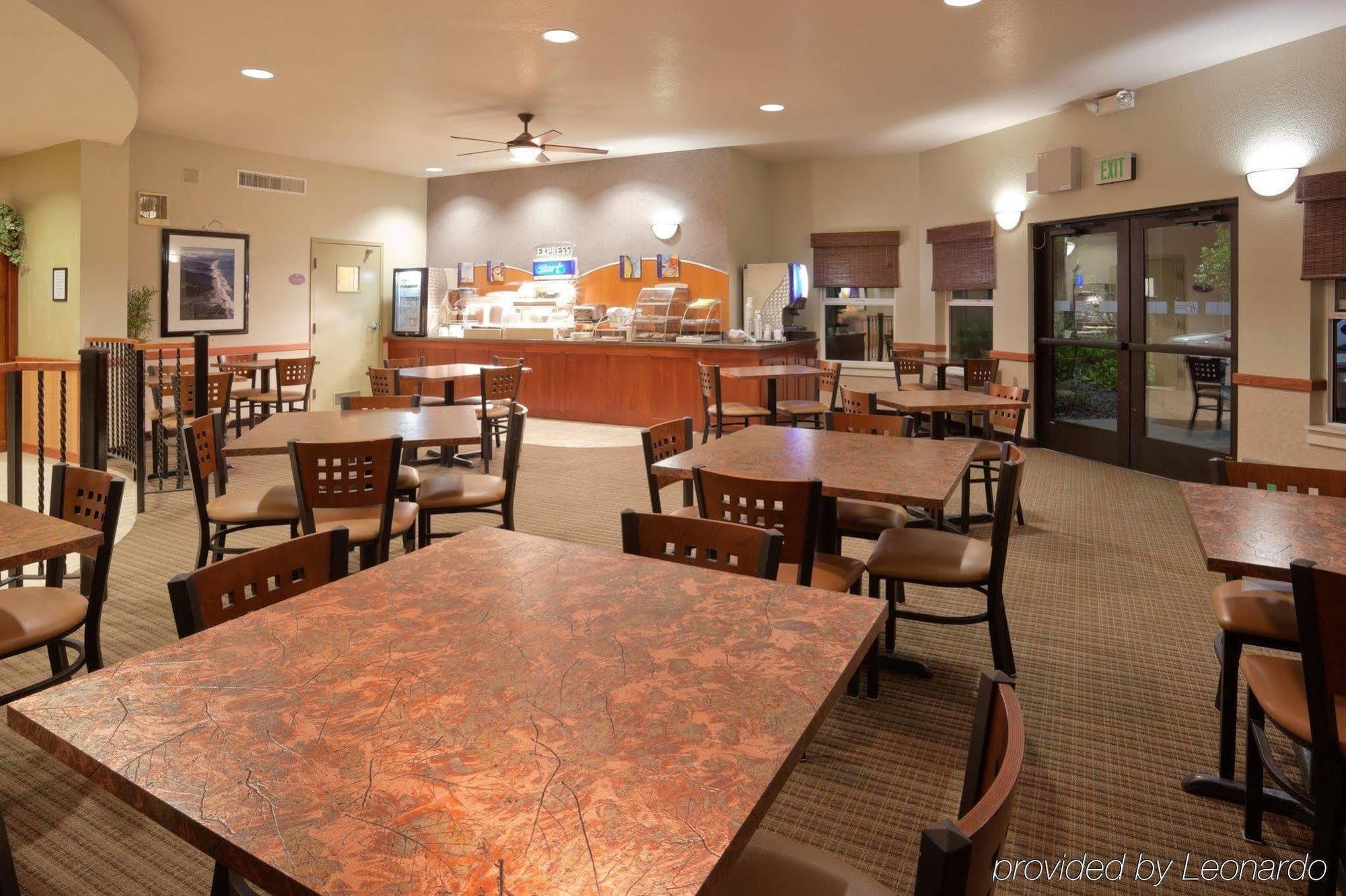 Holiday Inn Express Hotel & Suites Arcata/Eureka-Airport Area By Ihg McKinleyville Restaurant bilde